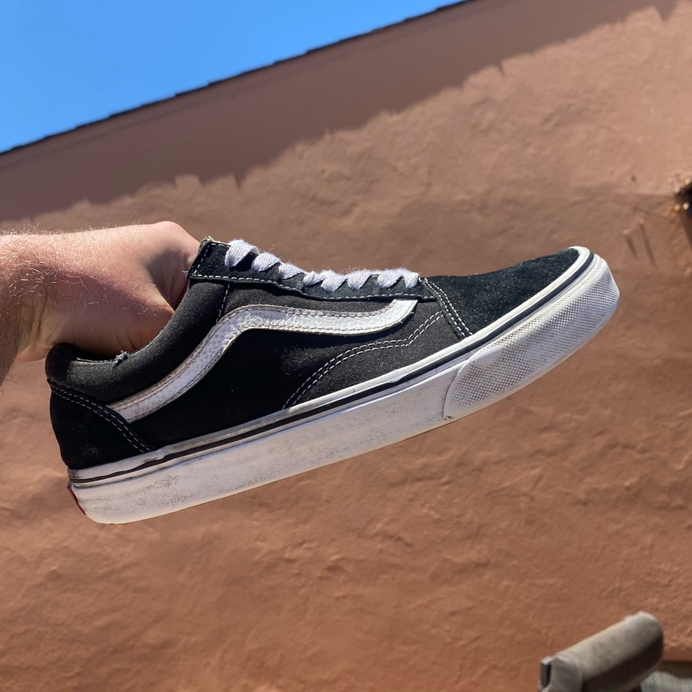 Size 7.5 7 1/2 black and white classic vans sneakers with laces, women’s 9